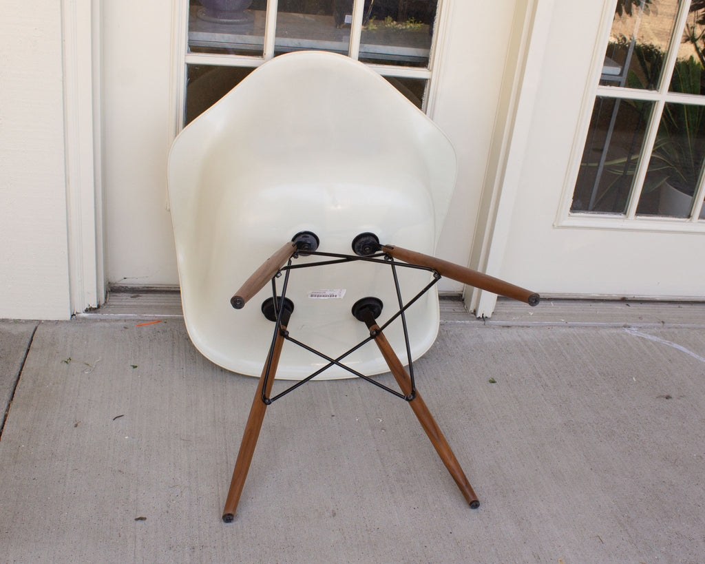Eames Herman Miller Molded Fiberglass Shell Armchair