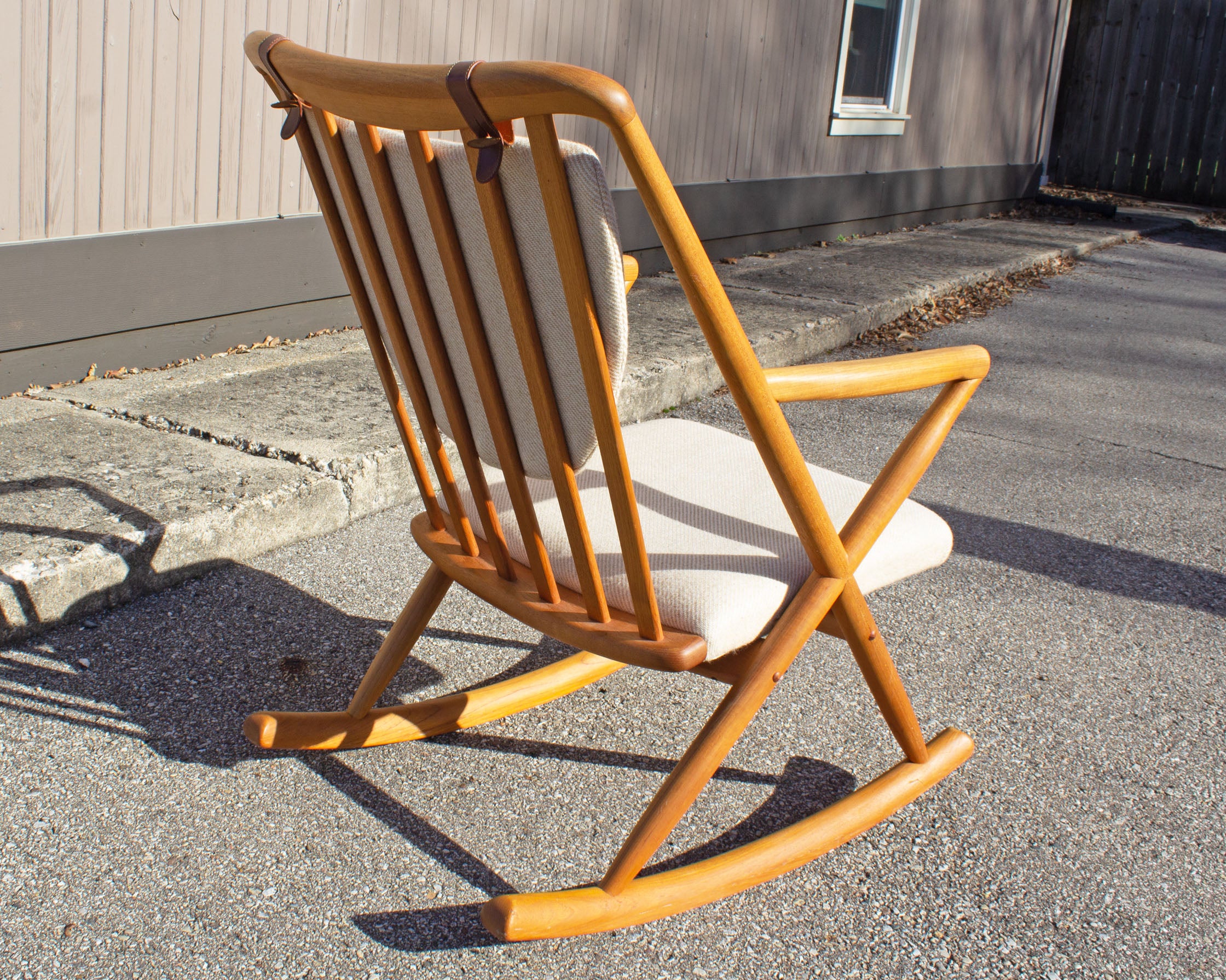 Benny linden deals rocking chair