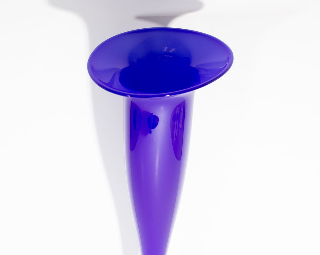Willsea O’Brien Signed Art Glass Trumpet Vase