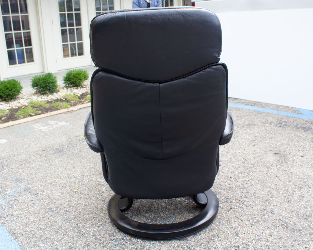 Ekornes Stressless Leather Lounge Chair and Ottoman